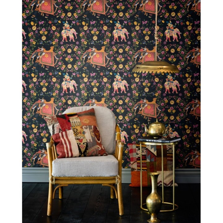 Papel pintado elefantes indios engalanados fondo oscuro - Kerala Ride 128168