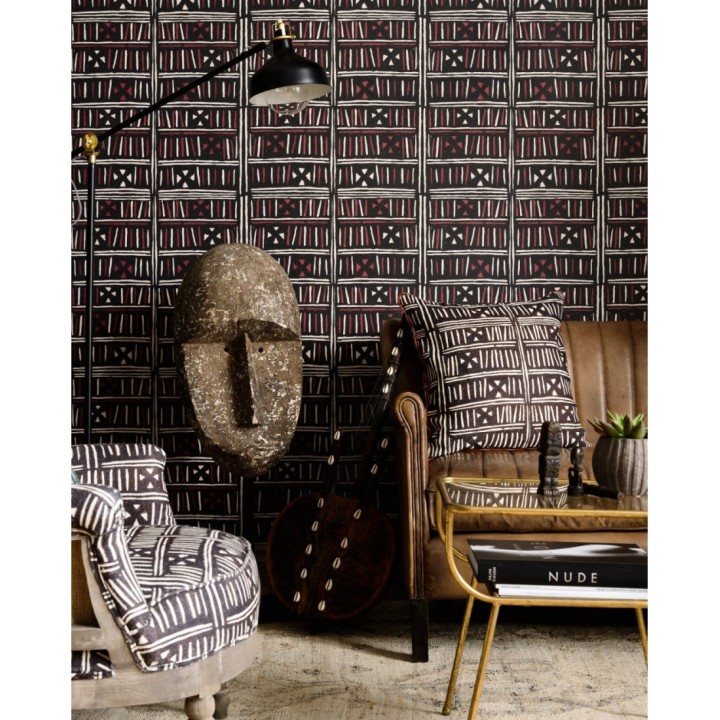 Papel pintado aspas y trazos blanco, negro y rojo estilo étnico - Sarabi Hall 128243