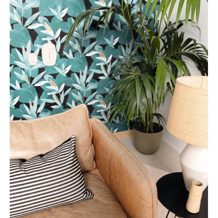 Papel pintado de hojas y plantas en tonos verdes cono fondo negro - Shida 128659